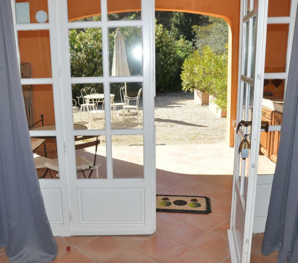 Mas Des Oliviers Bed and Breakfast Saint-Marc-Jaumegarde Eksteriør billede